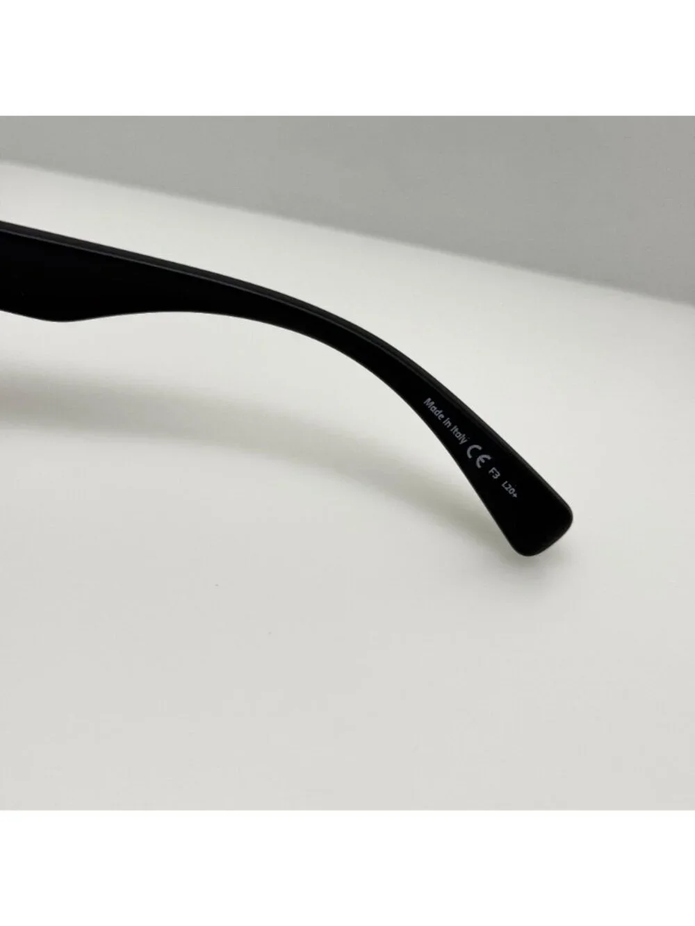 Revo Sunglasses RE 1054 01 Zinger Polarized 53-20-140